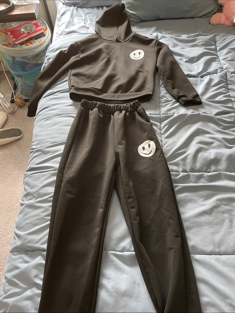 Amazon Kids Brown Hooded Sweatshirt and Jogger Set with White Smiley Patch